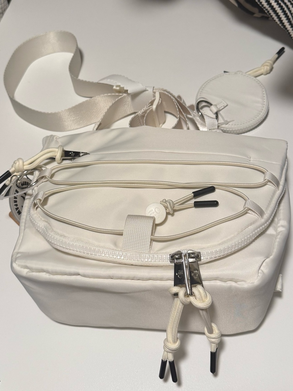 BearPaw White Crossbody Adjustable Bag
